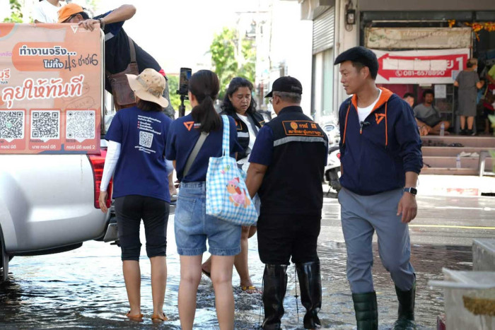 Blame game for floods steps up