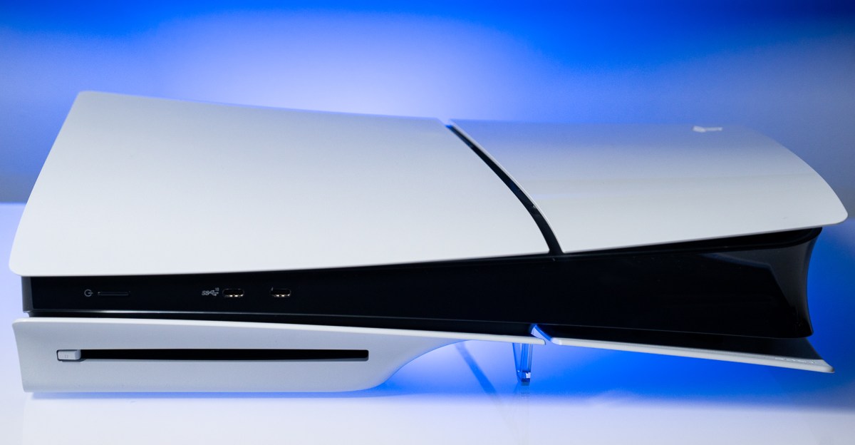 Refurbished PS5 consoles include second controller for an extra $18
